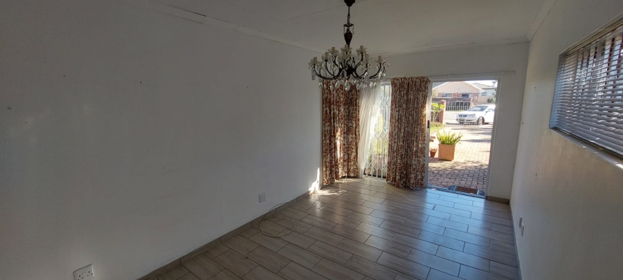 4 Bedroom Property for Sale in Wavecrest Eastern Cape